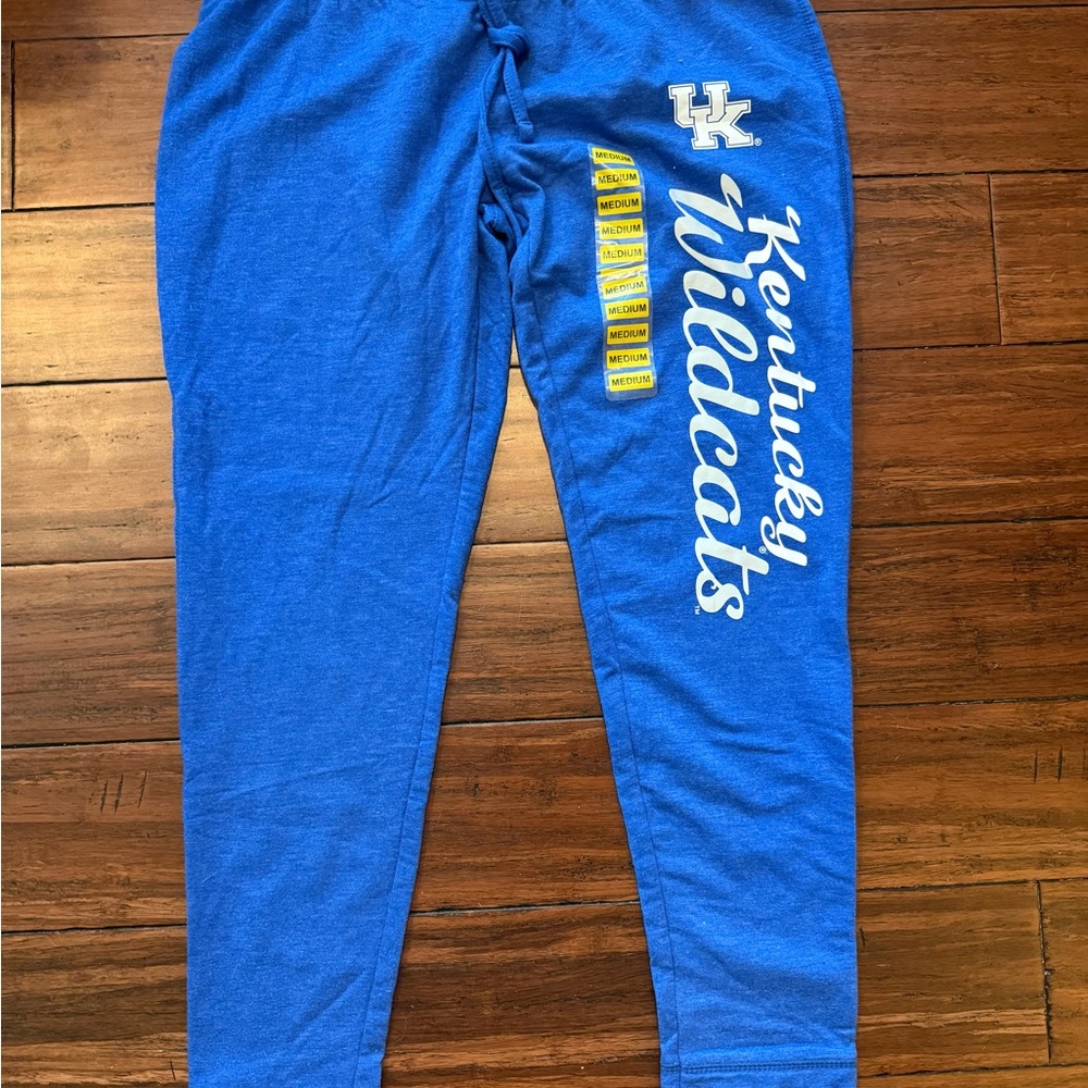 NWT officially licensed University of Kentucky Wildcats women’s sweatpants med
